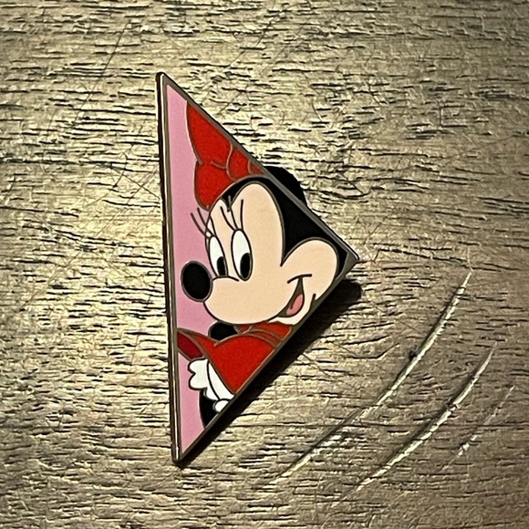 Minnie Mouse Mickey & Friends Tangram Triangle Pink Disney Pin - Picture 1 of 3